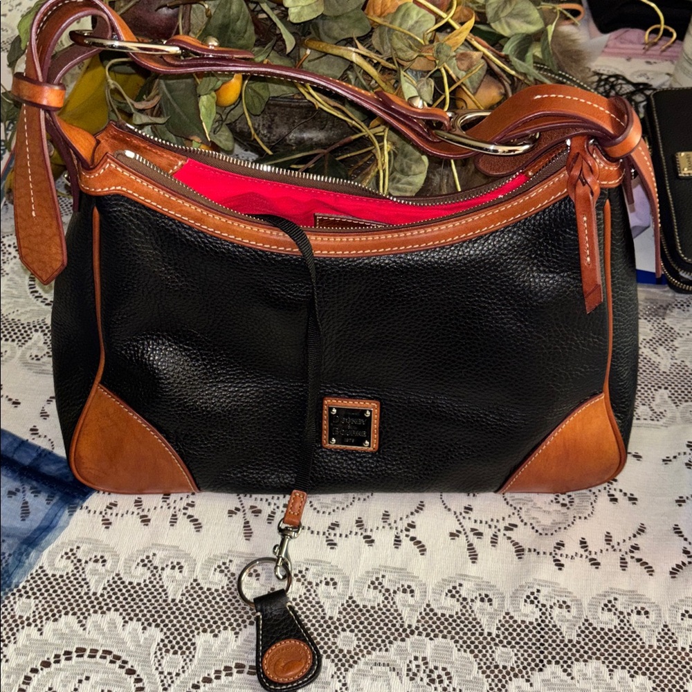 Dooney & Bourke Harrison hobo bag in black pebbled grain leather w/ key fob 2fer